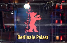 Más de 80 artistas han firmado una carta abierta al Festival de Cine Berlinale, condenando el silencio de la organización