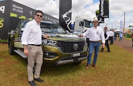 Juan Pecci, presidente de Automaq, y Jorge Alcaraz, gerente de División Automóviles.