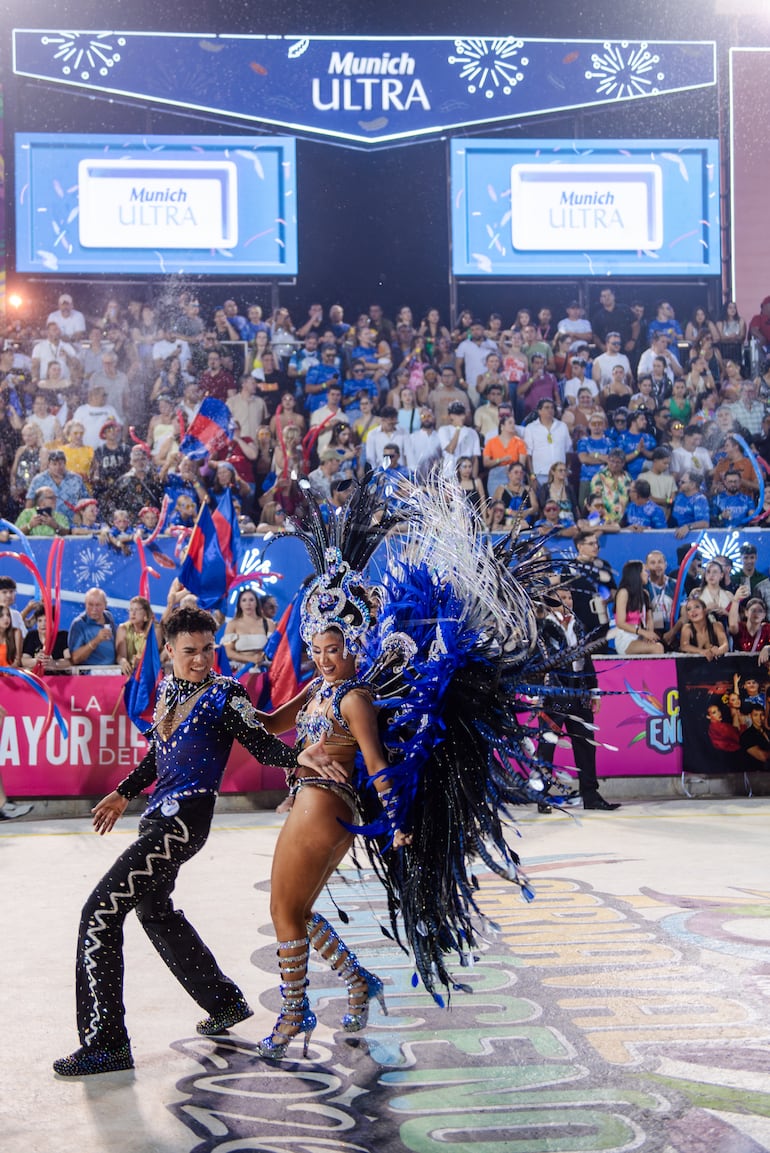 El público vibró con cada presentación en el sambódromo de Encarnación.