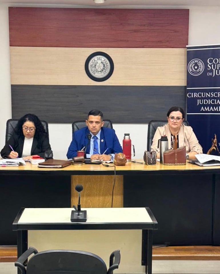 El Tribunal de Sentencia integrado por los jueces Mario Peralta, como presidente, Marcelina Quintana y Librada Peralta.