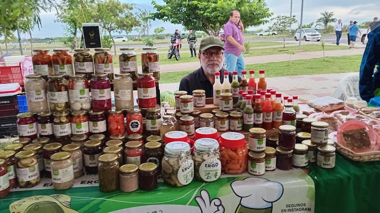 La “Feria Ary Paha, fiesta con sabor a campo” se instaló desde ayer en la Costanera de Asunción.