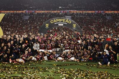 Tras celebrar la obtención de la Copa Libertadores y el Campeonato Brasileño, el Flamento se prepara para enfrentar este miércoles a Cruz Azul de México por los cuartos de final de la Copa Intercontinental.
