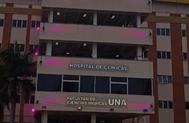 Pasacalles contra la vuelta de Jaime Ibarrola, colgado esta tarde en Medicina UNA.