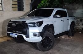 Esta lujosa camioneta fue incautada por la Policía por tener varias irregularidades.
