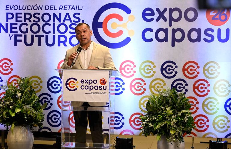 El presidente de Capasu Gustavo Lezcano en el lanzamiento de la Expo Capasu 2026  CAPASU y logo.