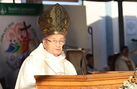 Monseñor Mario Melanio Medina, en una foto de archivo, durante una celebración en la Basílica de Caacupé.