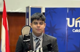 Matías Rubén Servín Medina, de 19 años, reflexiona sobre los desafíos y las oportunidades que enfrenta la juventud paraguaya.