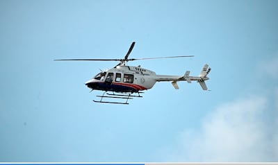 Imagen de referencia de un helicóptero volando
