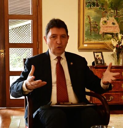 Senador Frances Olivier Cadic, durante una entrevista en la Embajada de Francia en Asunción.