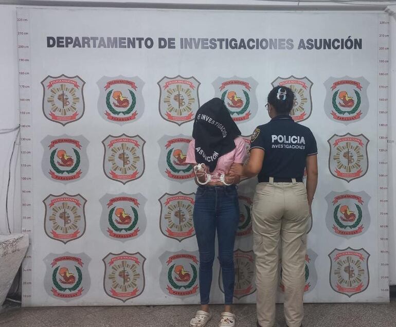 La venezolana L.V.G.C. fue detenida durante el operativo policial realizado anoche en Lambaré como supuesta miembro de la gavilla.
