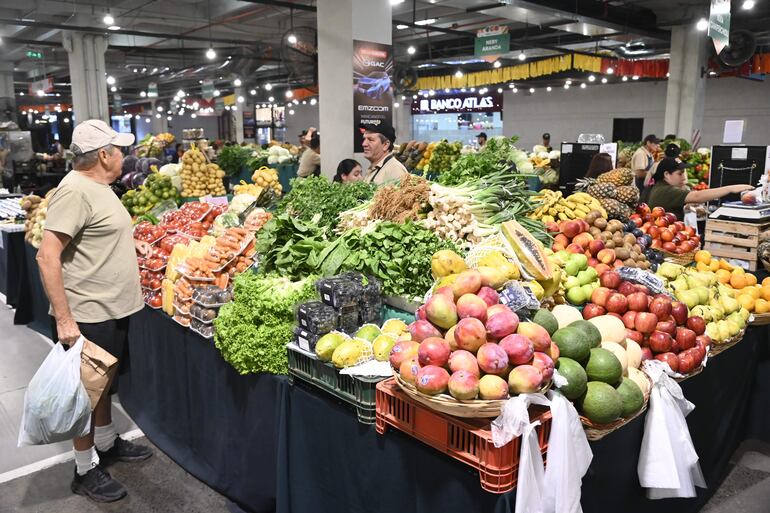 El anuncio se realizó en el Agroshopping, un espacio emblemático para cientos de emprendedores que cada semana impulsan la economía real del país. 