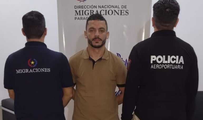 Migraciones intercepta a dos prófugos brasileños en el aeropuerto - Policiales