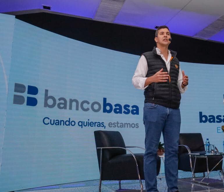 Santiago Peña en banco BASA