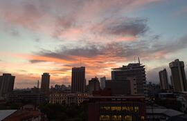 Amanecer en el centro de Asunción.