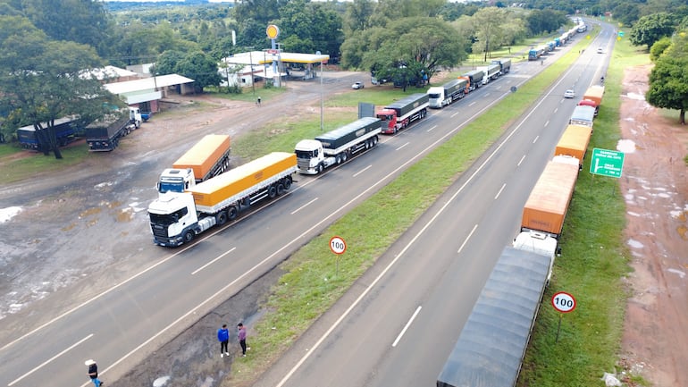 Camioneros no fueron recibidos por el titular de la Dinatran, pero anuncian audiencia para el viernes