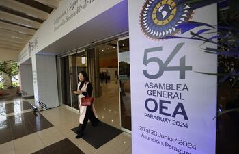 La 54ª Asamblea General de la Organización de Estados Americanos (OEA) se realiza, en el Centro de Convenciones de la Conmebol, en Luque (Paraguay).