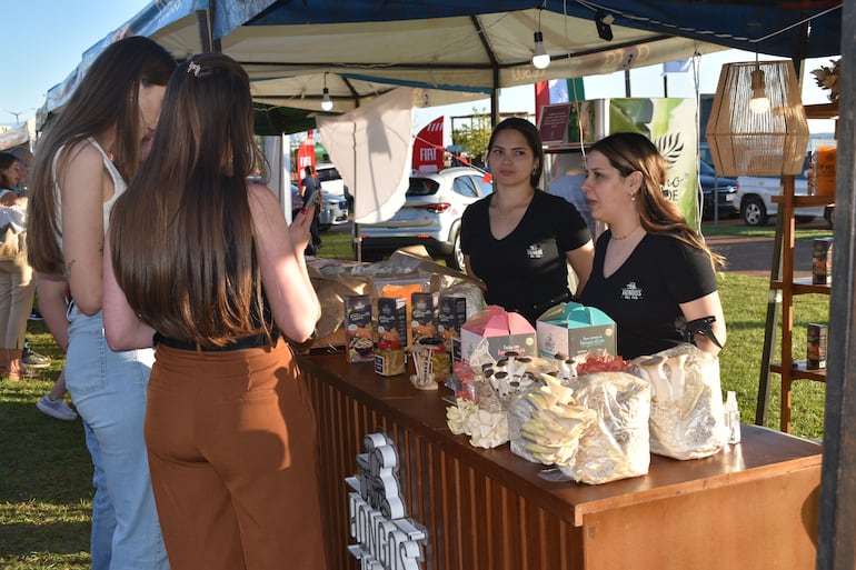 “Mercatino di Natale”: feria navideña al estilo tradicional italiano en Encarnación