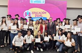 Primera generación de jóvenes duales que han sido capacitados en diversas áreas dentro de Nestlé.