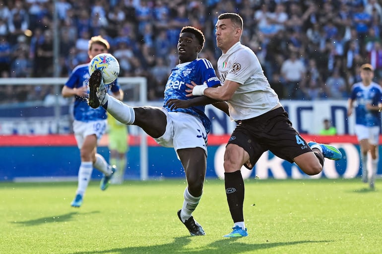 Napoli empata y el Inter queda a un punto del Scudetto