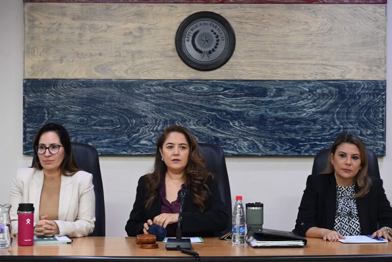 Juezas del Tribunal de Sentencia durante el juicio.