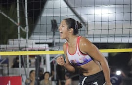 Giuliana Poletti festeja uno de los puntos contra las brasileñas.