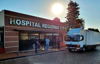 Los niños estaban internados en una sala del Hospital Regional de Ciudad del Este con el acondicionador de aire sin funcionar, en plena época de altas temperaturas.