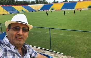 El senador Erico Galeano (ANR, HC), imputado por supuesto lavado de dinero y asociación criminal fue dirigente del Club Deportivo Capiatá, el estadio del Club lleva su nombre.