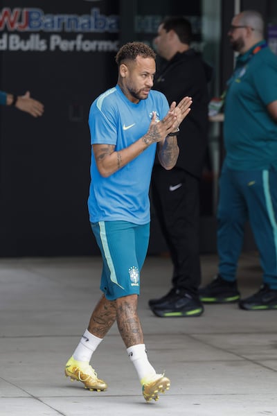 Neymar da Silva Santos Júnior (34 años) continúa su prolongada puesta a punto. De acuerdo a los datos, el delantero estará disponible recién para jugar por la selección brasileña a partir de los octavos de final.