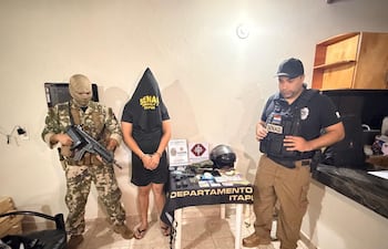 Senad detiene a agente del Grupo Lince que presuntamente proveía drogas a microtraficantes en Itapúa