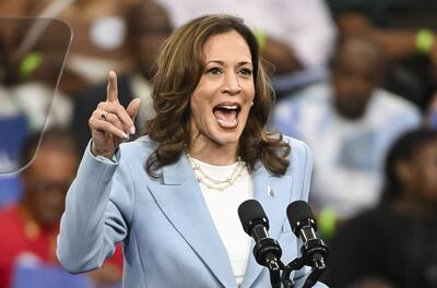 Fotografía del 30 de julio de 2024 de la vicepresidenta de Estados Unidos, Kamala Harris, hablando durante un acto de campaña en Georgia, Atlanta (EE. UU).