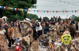 Una multitud de fieles acompañó la festividad en honor a San Francisco Solano en la compañía Minas de Emboscada.