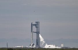 SpaceX y su nave Starship, cuyo lanzamiento fue aplazado por una semana.