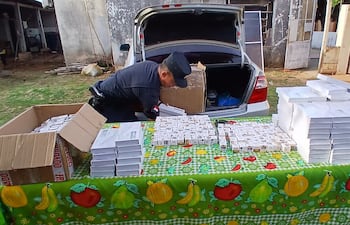 Los intervinientes se incautaron de gran cantidad de medicamentos para adelgazar.