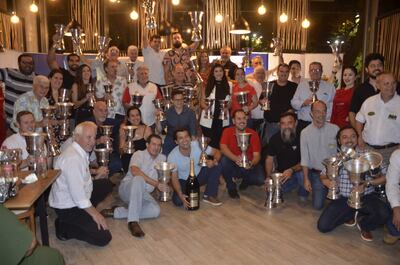 Foto para el recuerdo del 2024, con los destacados del Campeonato de Regularidad de Autos Antiguos, Clásicos y Deportivos.