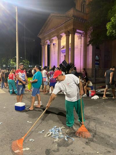 La Dirección de Servicios Urbanos de la Municipalidad de Asunción desplegó un operativo antes, durante y después del esperado encuentro deportivo.