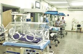 Paraguay muestra avances, aunque todavía se mantiene rezagado frente al promedio regional en gasto sanitario.