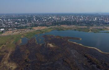 Fotografía aérea de la bahía de Asunción desde el banco San Miguel.