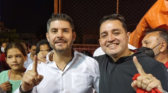 Óscar "Nenecho" Rordíguez (ANR-HC), exintendente, y su sucesor, Luis Bello (ANR-HC).