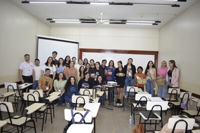 Asistentes en uno de los cursos del XX Encuentro Científico Tecnológico en la FPUNE.