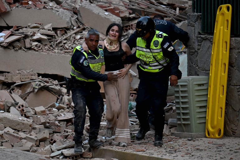 Nicolás Maduro llama a "la unión, la serenidad y al amor" tras los terremotos en Venezuela - Mundo