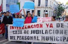 Día del Trabajador: jubilados municipales denuncian que llevan tres meses sin cobrar