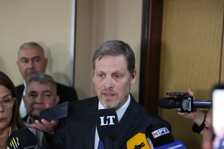 Reunión Médicos y senadores.