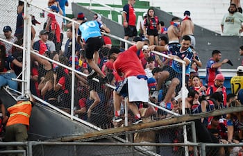 Olimpia Cerro Porteño clásico superclásico incidentes hinchas Defensores del Chaco