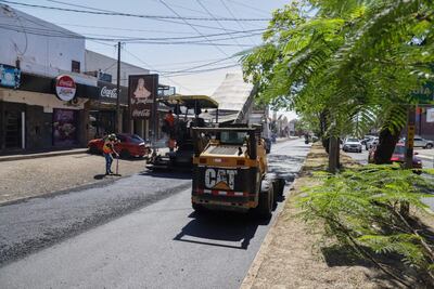 El sábado comenzaron los trabajos de asfaltado definitivo en Mariscal López, que es la etapa final de la intervención.