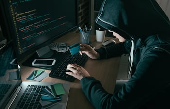 Concepto de robo de identidad online, imagen ilustrativa.