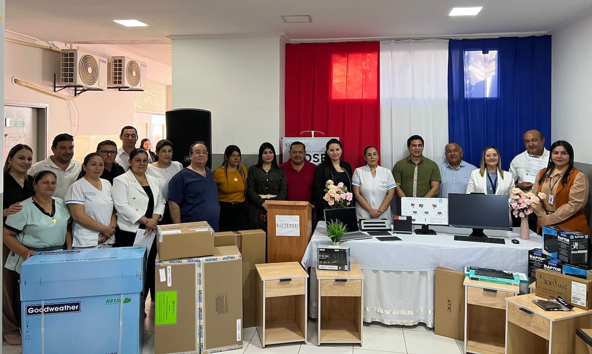 Hospital de Santaní recibe por primera vez un digitalizador de rayos X y equipos informáticos