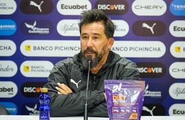 El argentino Pablo Andrés Sánchez (52 años), el popular vitamina, nuevo entrenador de Olimpía.