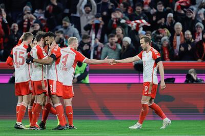 Harry Kane (d) fue la figura del Bayern Munich