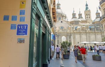 Pisos turísticos en el Casco Histórico de Zaragoza. España fue el tercer país de la Unión Europea en el que más subió el precio de la vivienda en el segundo trimestre de este año con respecto al primero, con una tasa de crecimiento del 3,6 %, según los datos publicados este jueves por la oficina de estadística comunitaria Eurostat.
