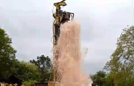 A 132 metros de profundidad se halló el caudal necesario que permitirá a Acahay contar con servicio continuo de agua potable.